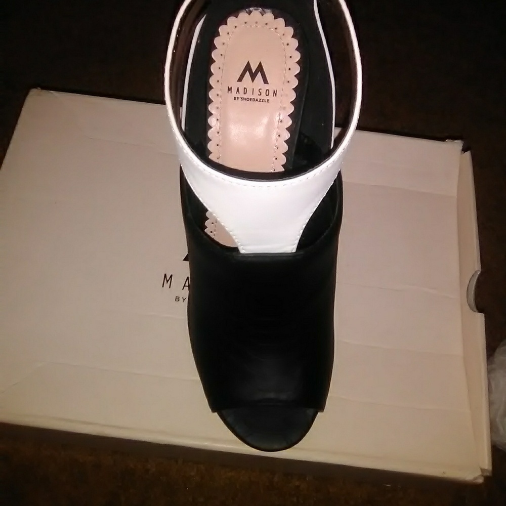 Heels - Picture 3 of 3
